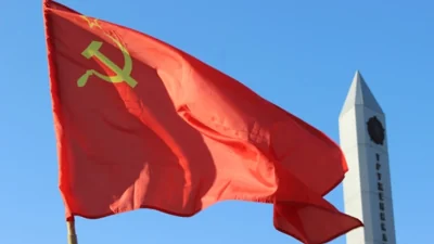 Полицейские пришли еще к одному кандидату в Госдуму от КПРФ