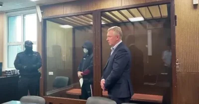 Суд отправил автора «Кремлевской прачки» в колонию на 11 лет по делу о вымогательстве — и лишил его звания полковника ФСБ в отставке