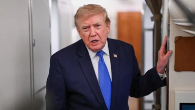 Трамп обвинил Иран, отрицающий факт переговоров с США, в двуличии. Сам он настаивает, что диалог возобновлен