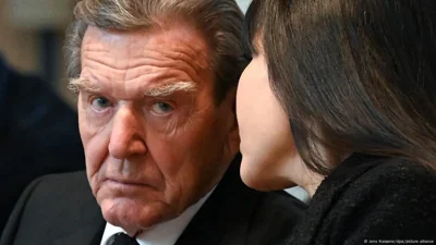 Bild: Банк Шрёдера перестал зачислять ему зарплату из России