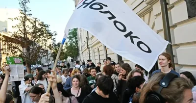 ЕС ввел санкции против десяти человек из-за недопуска «Яблока» на выборы. В список попали судьи, посадившие Шлосберга* и Круглова