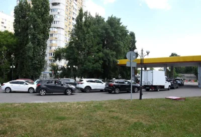 Новая волна бензинового кризиса началась в России после возобновления атак ВСУ по НПЗ
