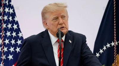 Трамп заявил, что "Украине пора выбрать нового президента". Ранее Зеленский раскритиковал его за договоренность о поставках дизеля с РФ